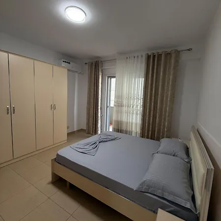 Flat In Lägenhet Shkodër
